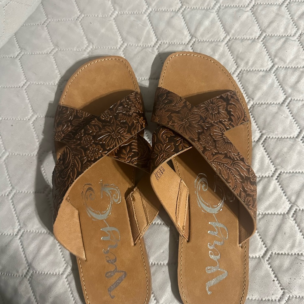 Very G Women's Leather Sandals